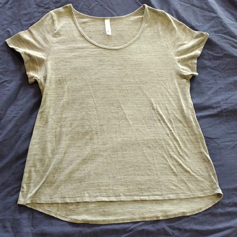 LuLaRoe Gray Short Sleeve Tee